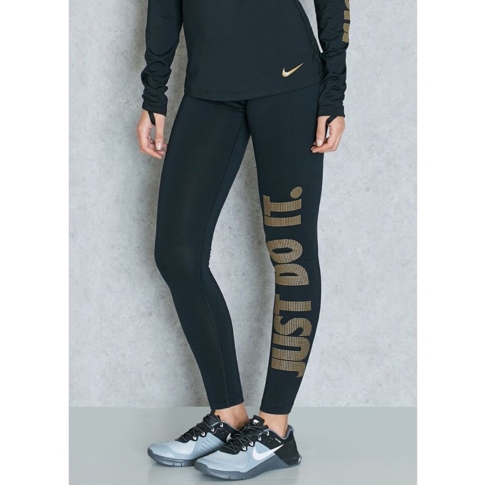Black and gold Nike leggings